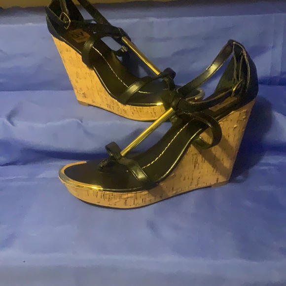 Sandals~Sz 8.5 and Sz. 9.5 - Picture 2 of 3